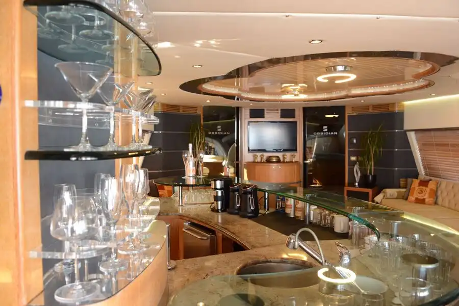 YACHT OBSIDIAN
